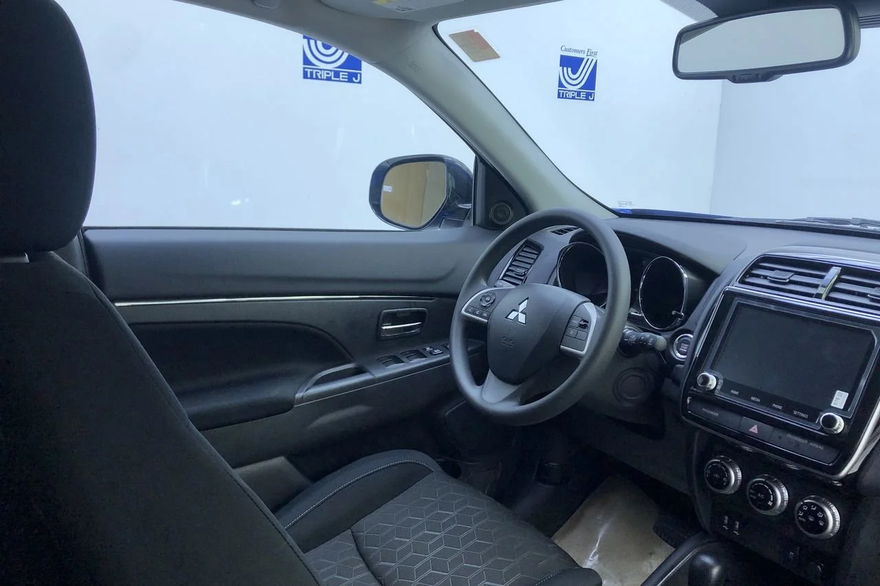 New 2026 Octane Blue Mitsubishi S image 17