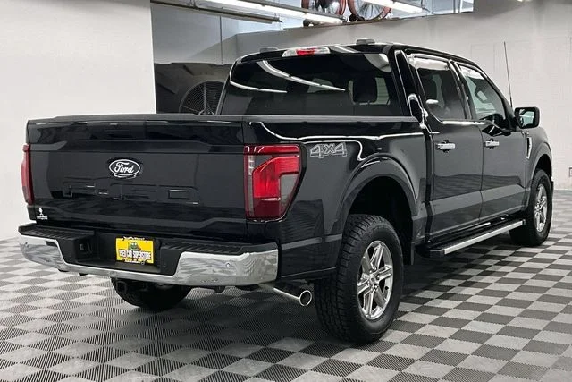 Used 2025 Agate Black Metallic Ford XLT image 12