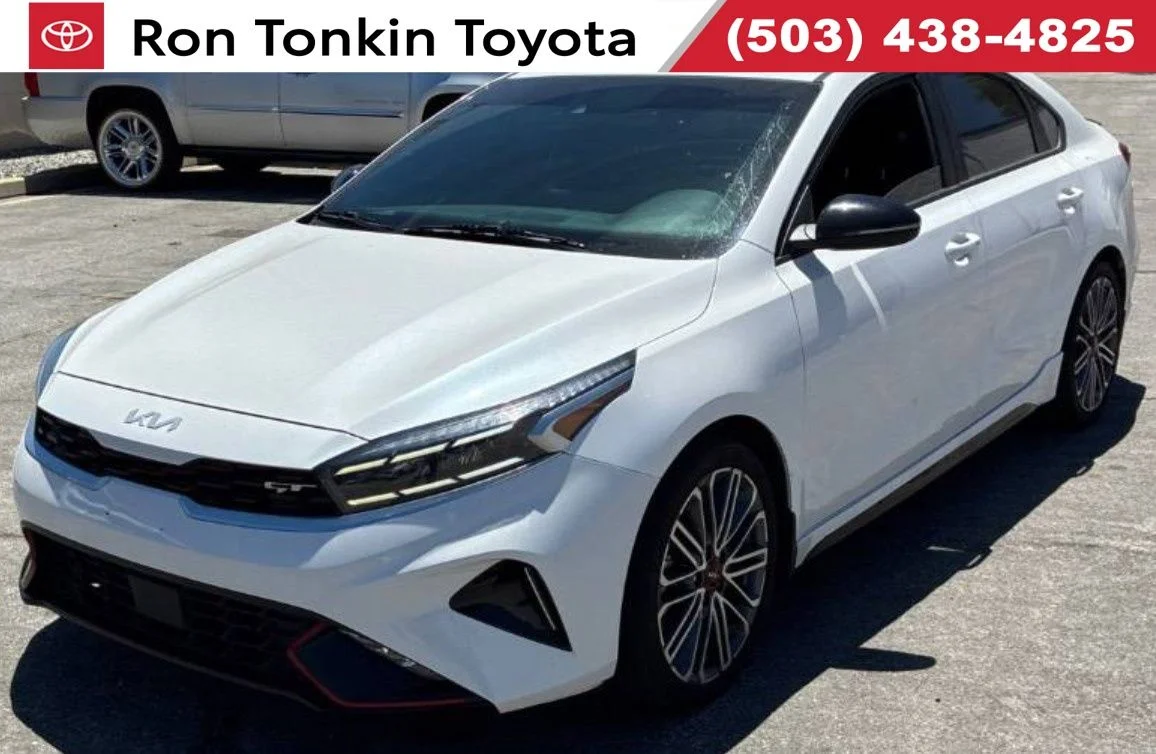 Used 2022 White Kia GT image 1