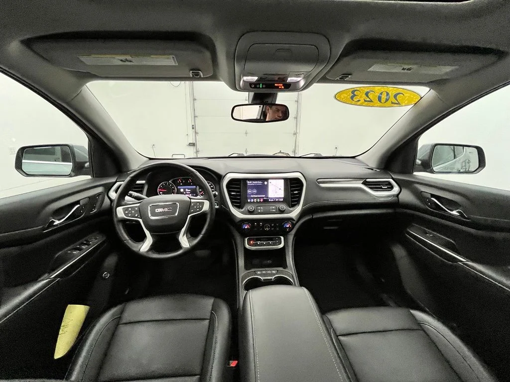 Used 2023 Silver GMC SLT image 4