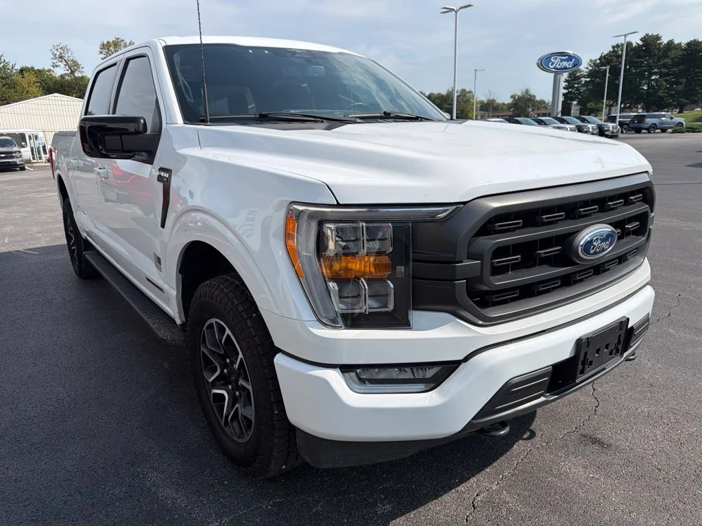 Used 2023 Oxford White Ford XLT image 6
