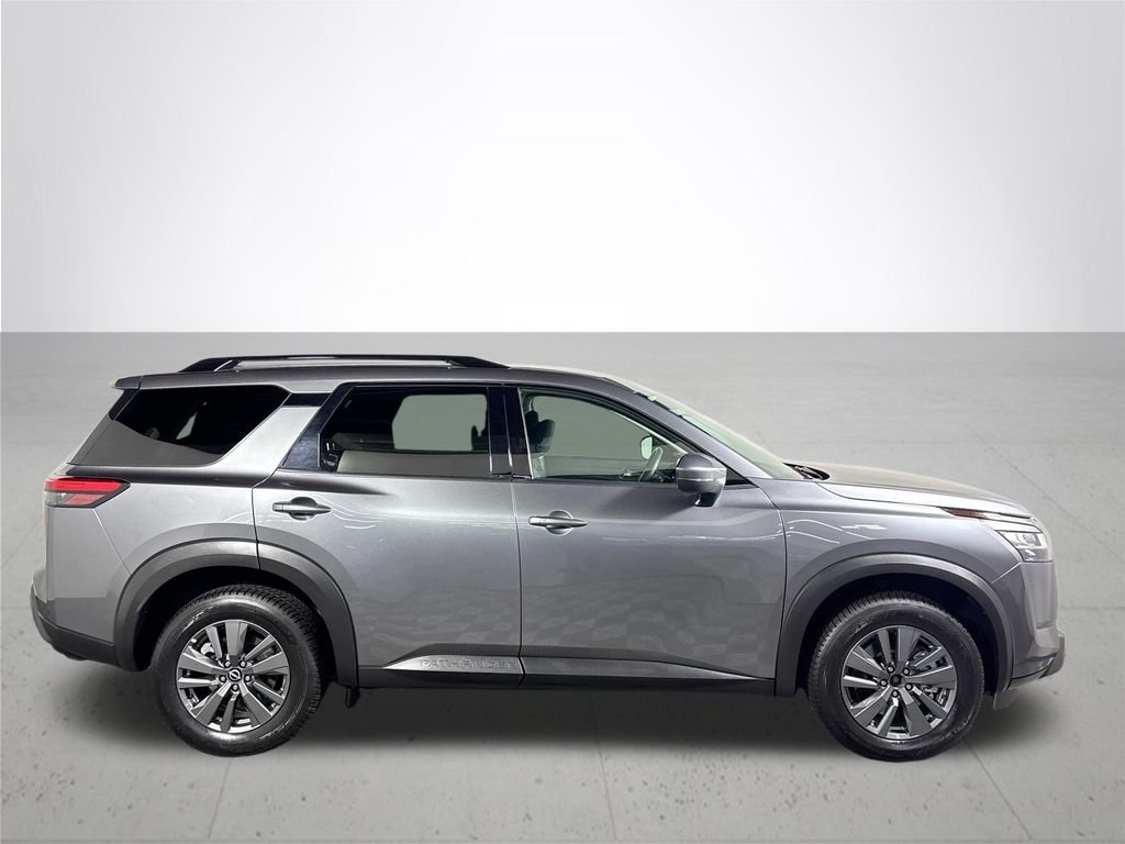 Used 2022 Gray Nissan SV image 5