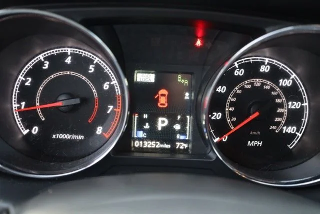 Used 2025 Silver Mitsubishi 2.0 SE image 22