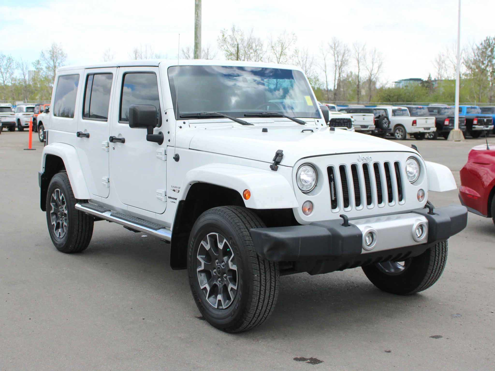 Used 2018 White Jeep Sahara * No Accidents | V6 | 3M PPF | Alpine | Heated Leather | Max Tow Package | NAV | Remote Start image 7