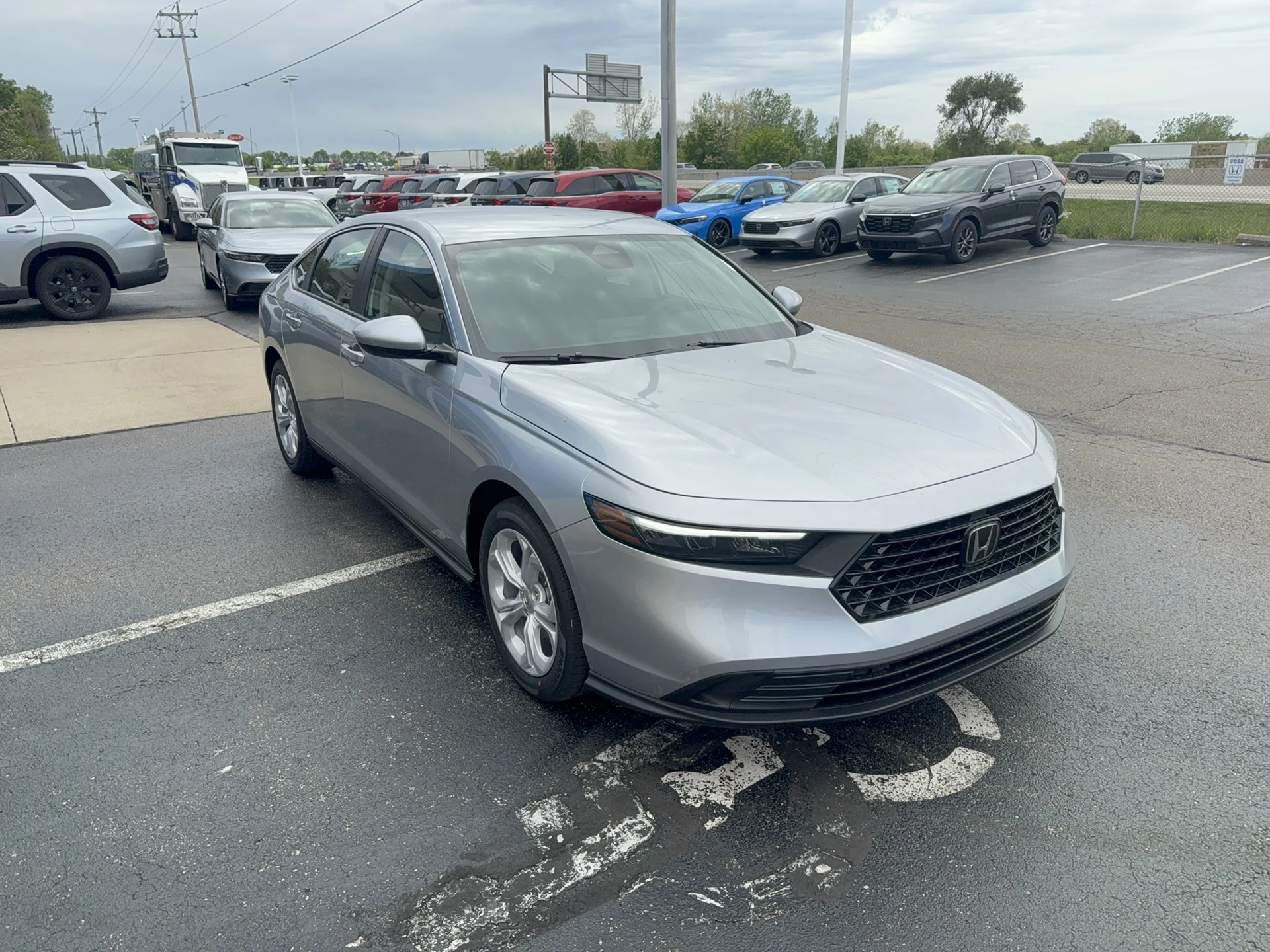 New 2026 Solar Silver Metallic Honda LX image 3
