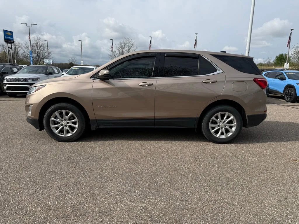 Used 2019 Chevrolet Equinox LT with VIN 2GNAXUEV6K6179092 for sale in Howell, MI