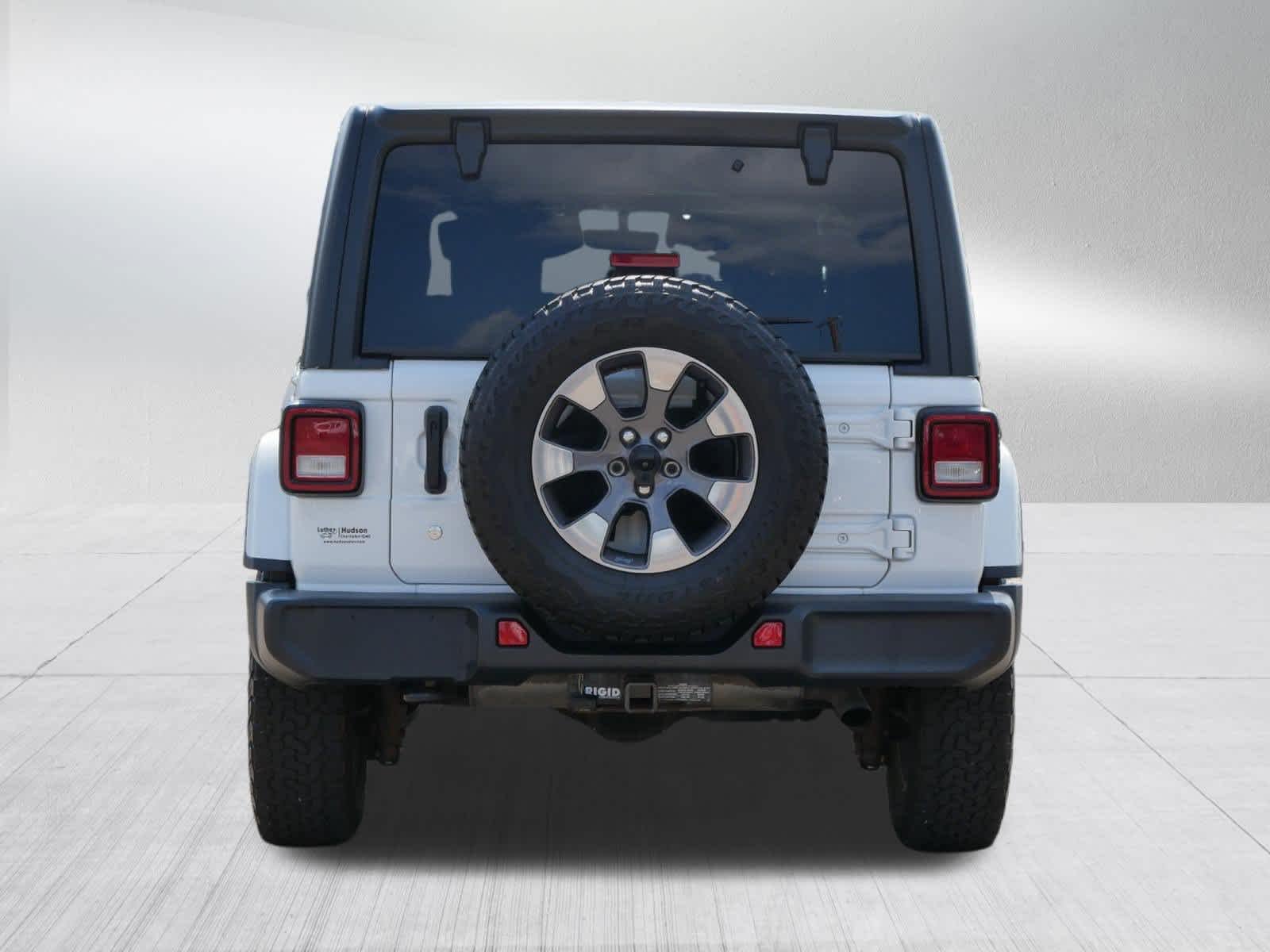 Used 2018 Bright White Jeep Sahara image 6