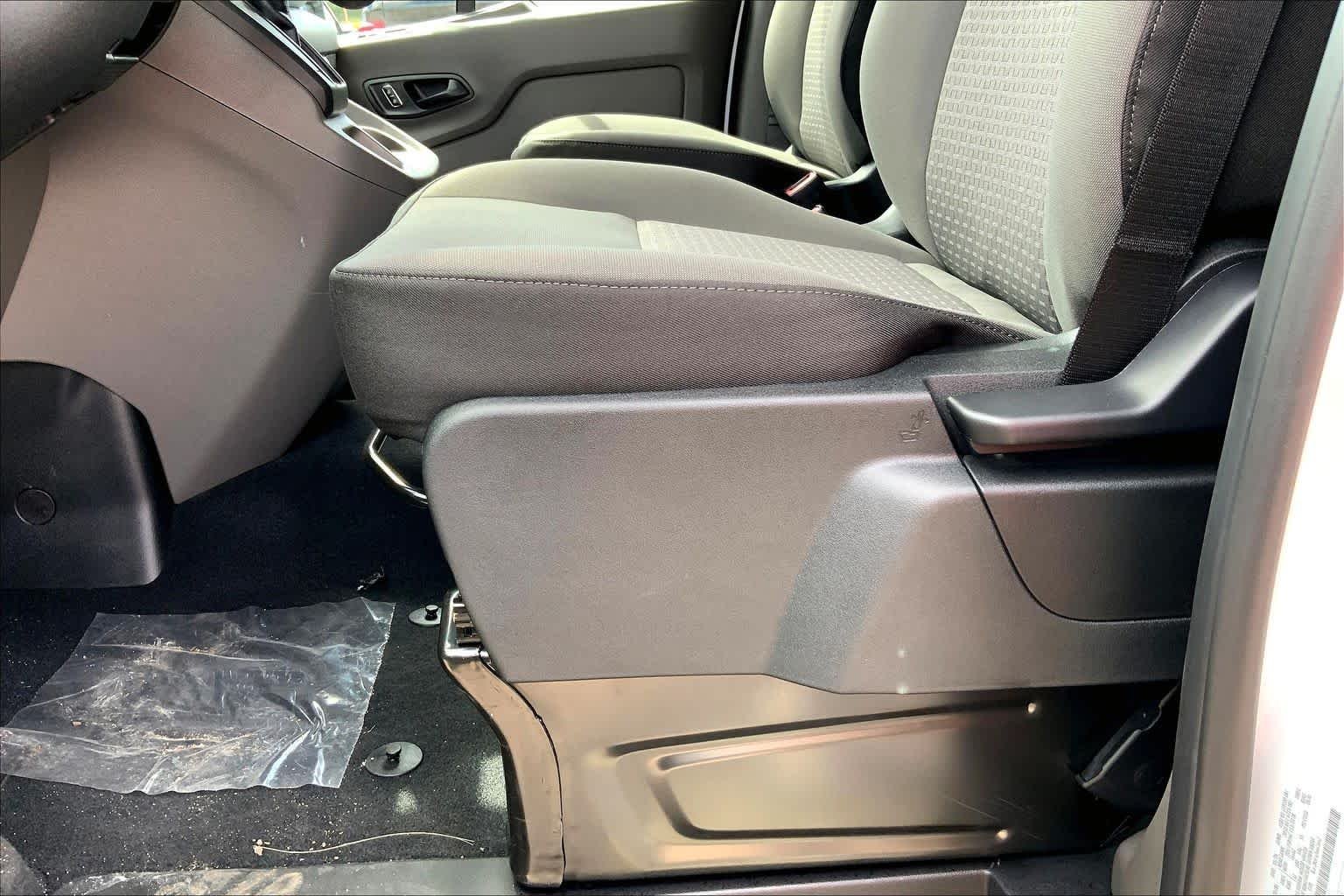 New 2026 Oxford White Ford Passenger Van XLT image 19