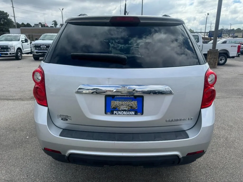 Used 2011 Silver Ice Metallic Chevrolet LT image 4