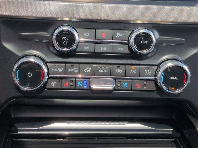 New 2027 Gray Ford Platinum image 25