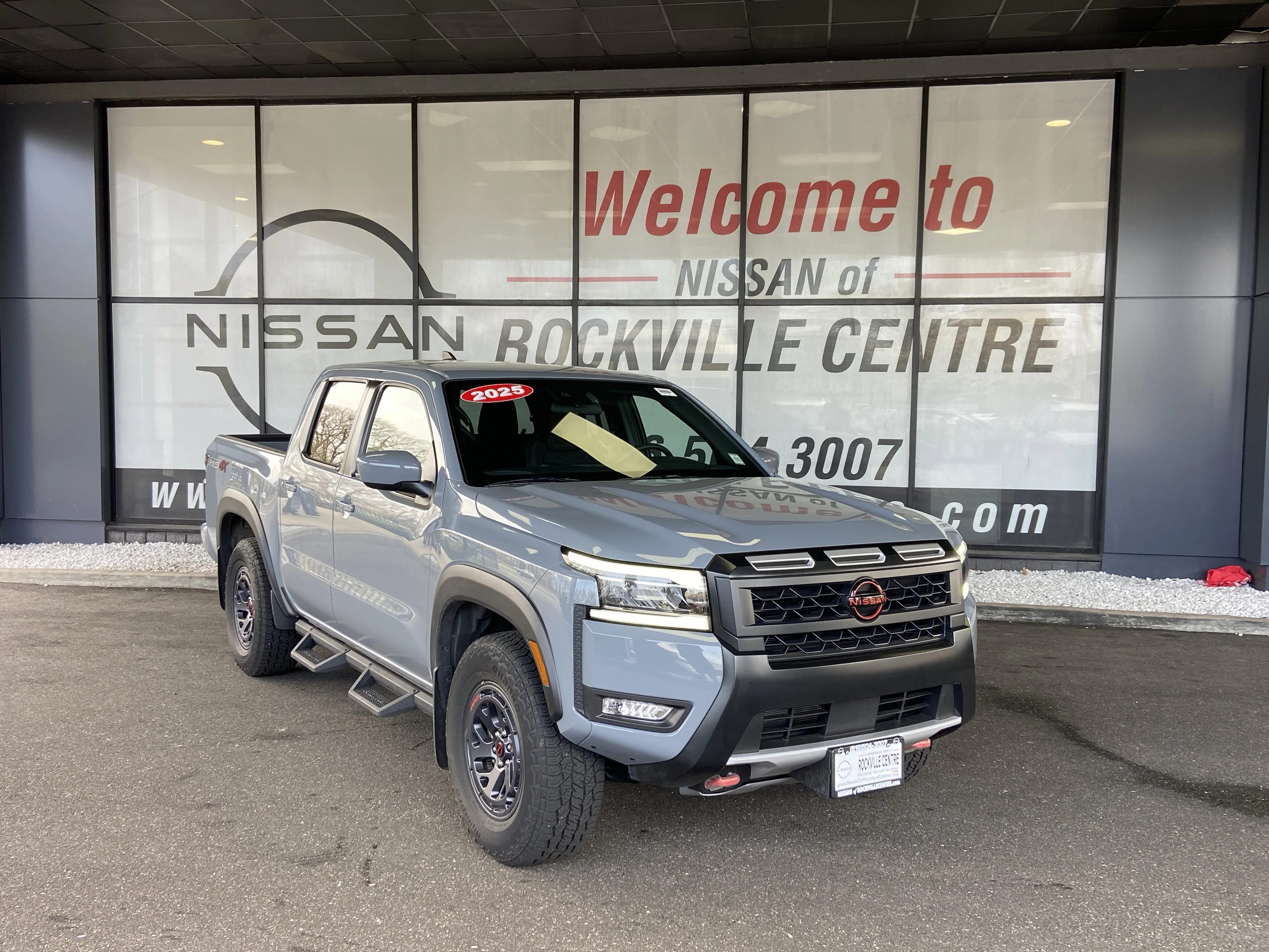 2025 Nissan Frontier PRO-4X Crew Cab 4X4's photo