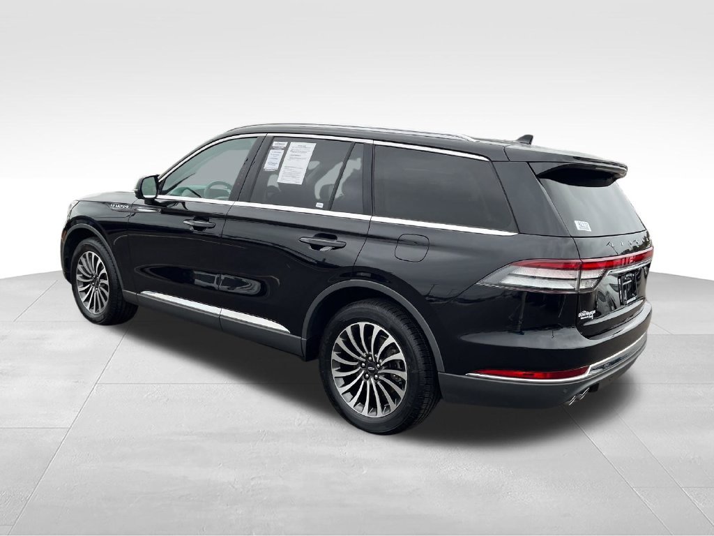 Used 2023 Black Lincoln Reserve image 3