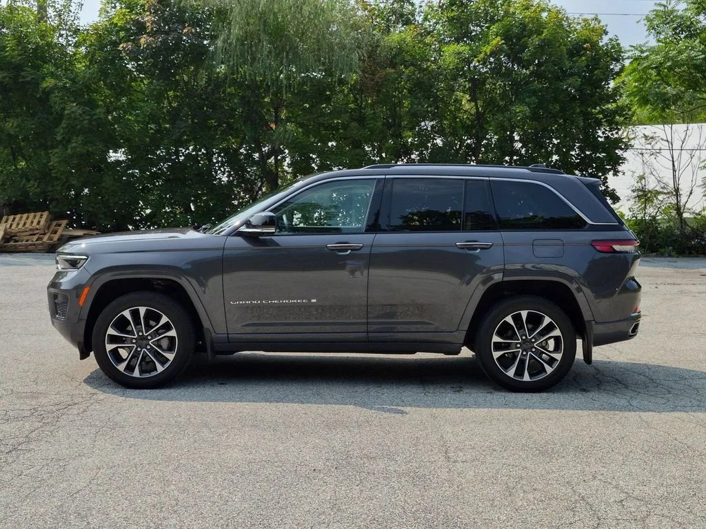 Used 2022 Gray Jeep Overland image 9