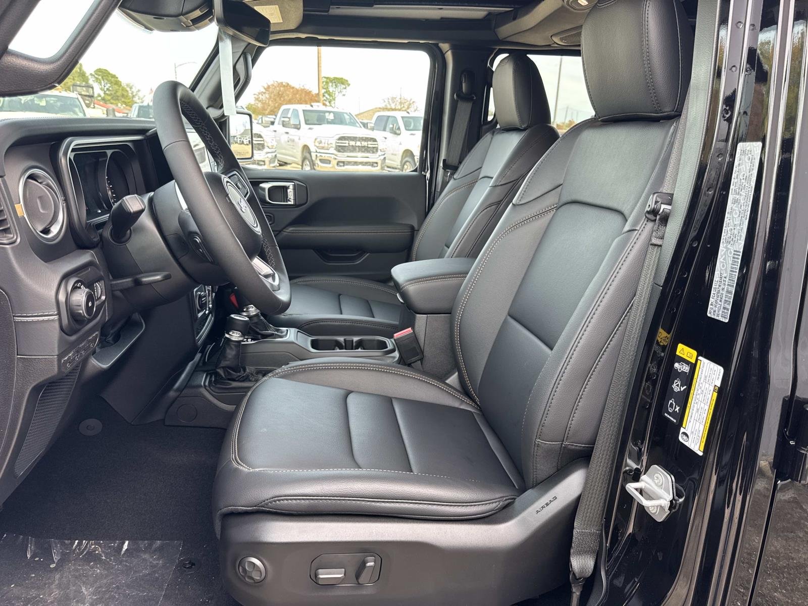 New 2026 Black Clear-Coat Exterior Paint Jeep Sahara image 8