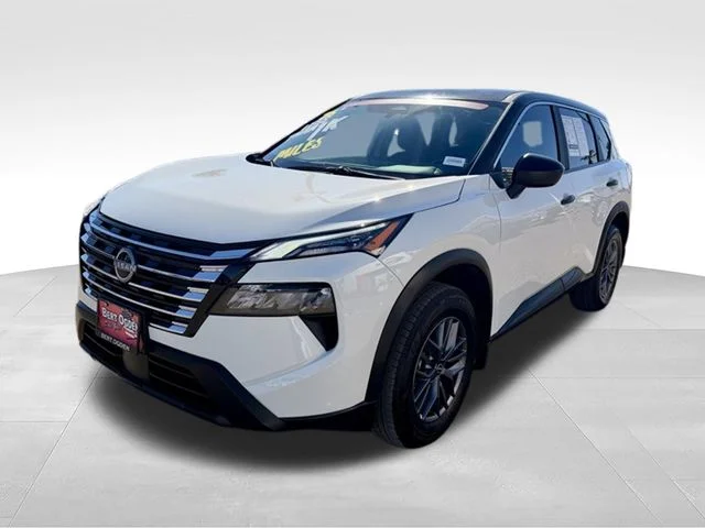 Used 2025 White Nissan S image 4