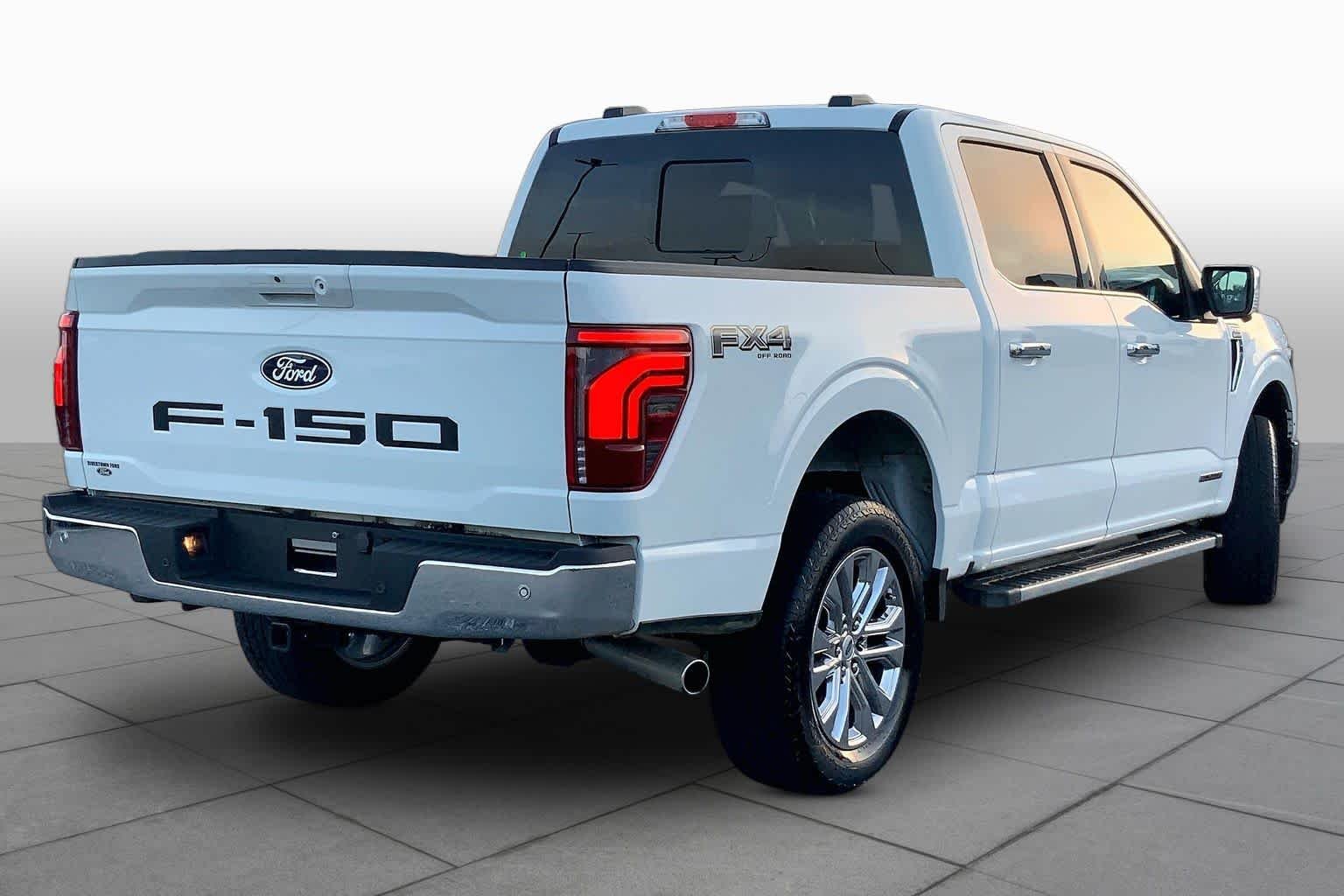 Used 2025 Oxford White Ford LARIAT image 13