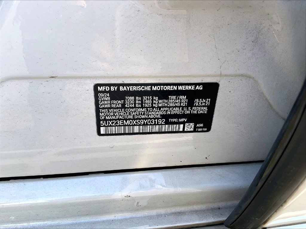 Used 2025 Alpine White BMW xDrive40i image 34