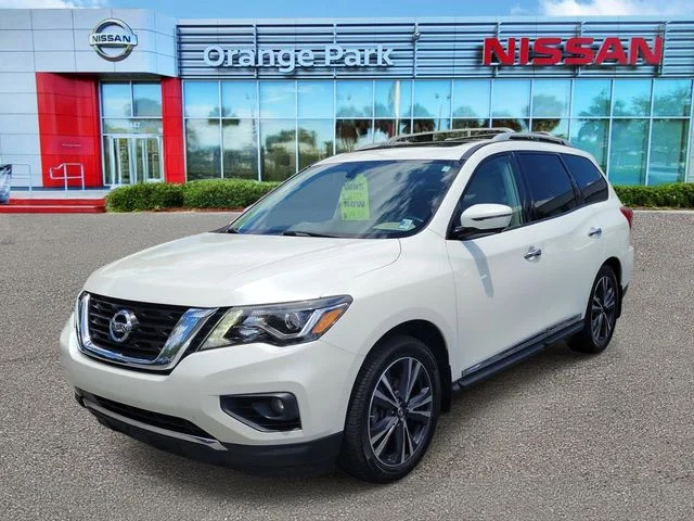 Used 2019 White Nissan Platinum image 4