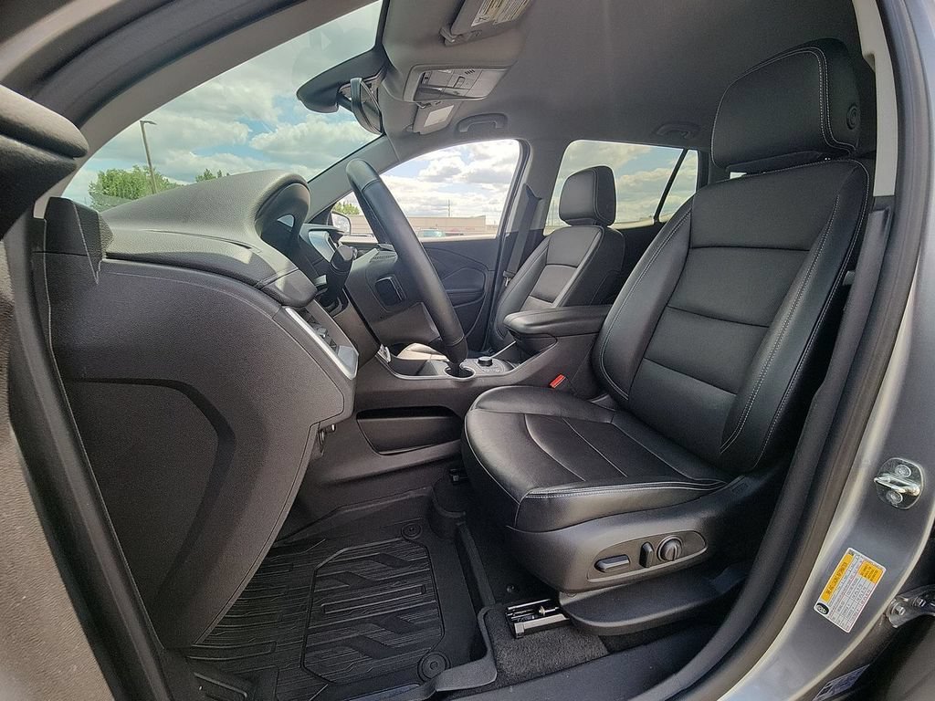 Used 2023 Sterling Metallic GMC SLT image 11