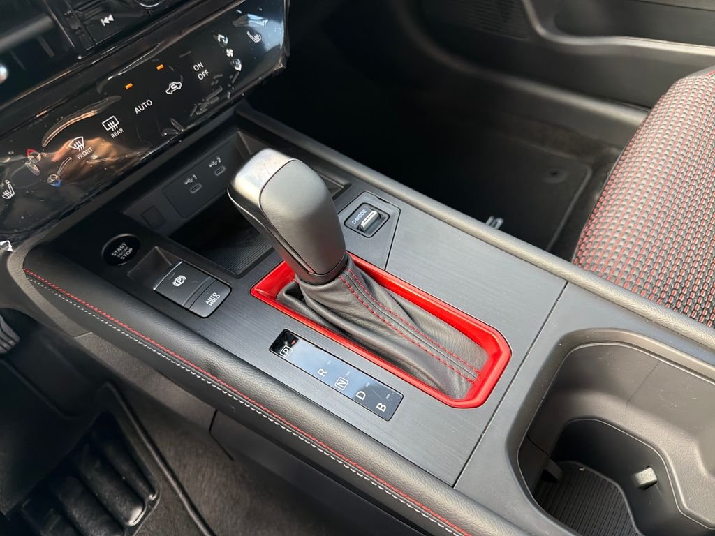 New 2026 Nissan Kicks SR 4D Sport Utility