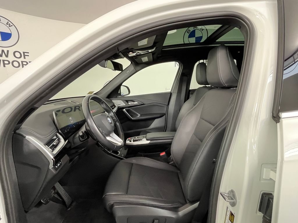 Used 2024 White BMW xDrive28i image 20