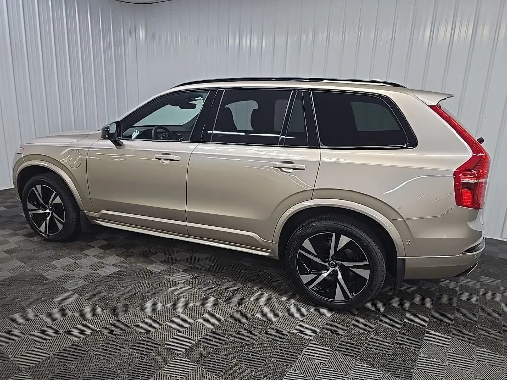 Used 2023 Gray Volvo T8 Plus Dark Theme 7 Passenger image 4