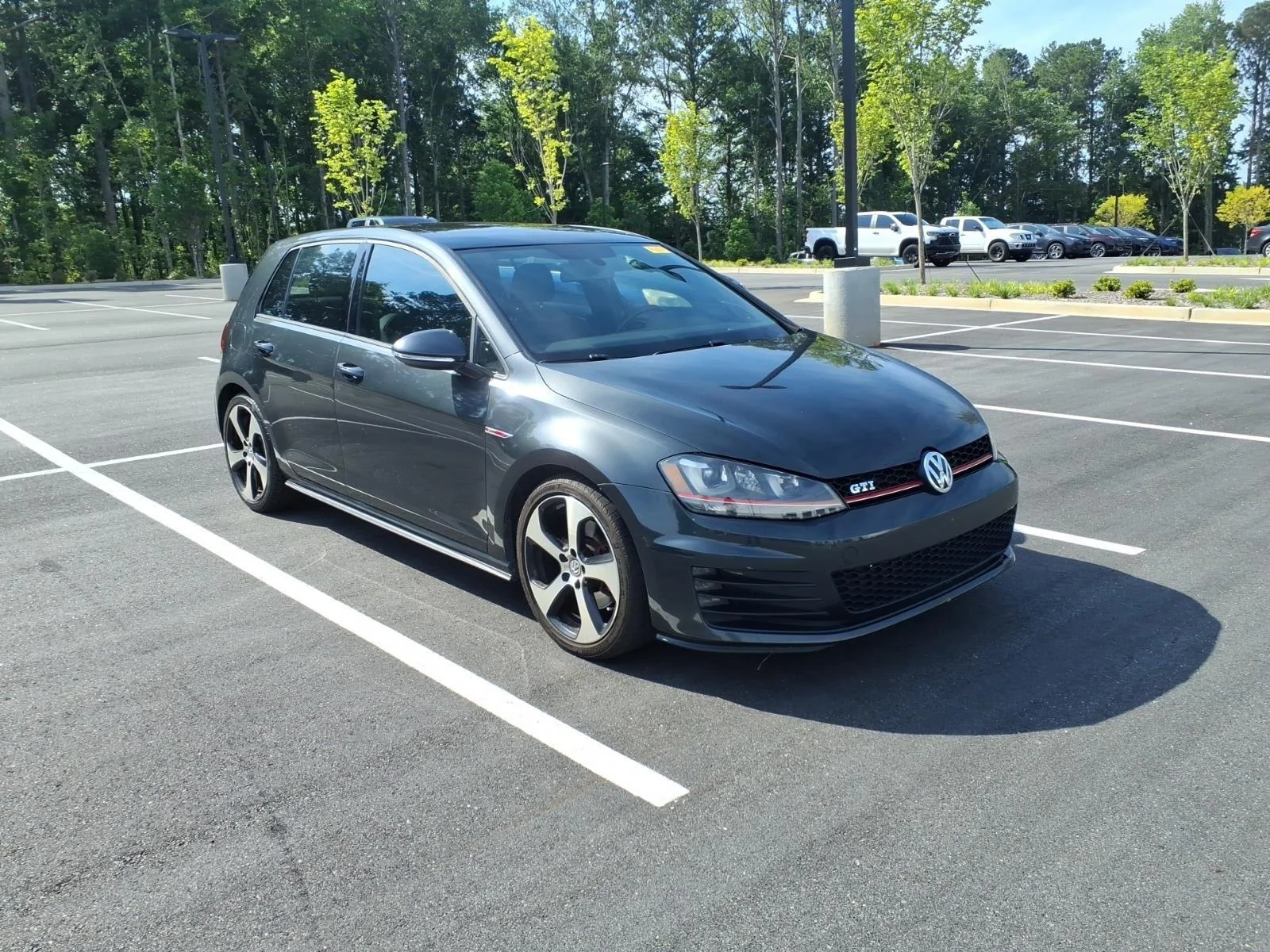 Used 2015 Carbon Steel Gray Metallic Volkswagen SE image 3