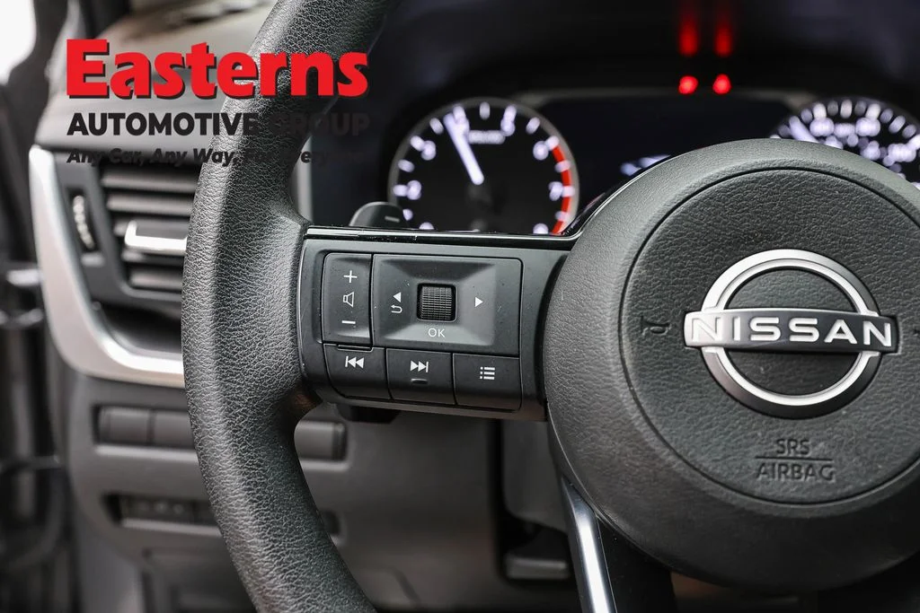 Used 2023 Gray Nissan SV image 14