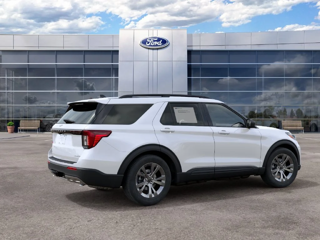 New 2027 Star White Metallic Tri-Coat Ford Active image 7