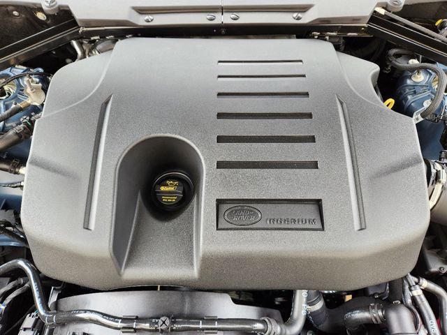 2024 Land Rover Defender thumbnail 31