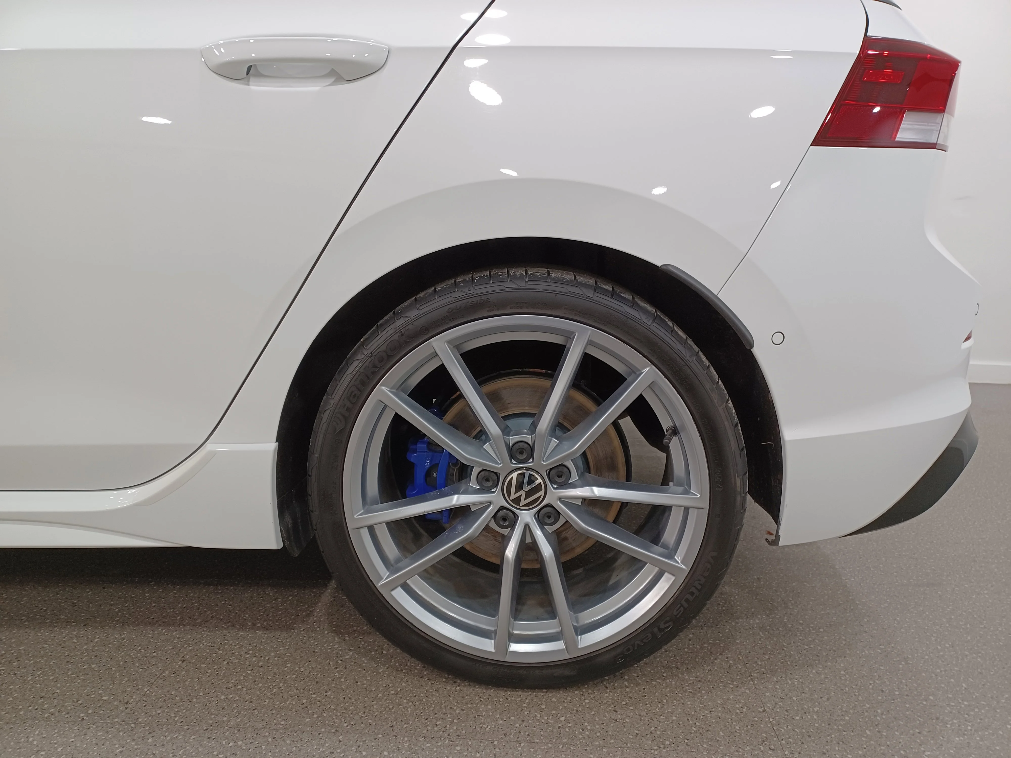 Certified Used 2024 White Volkswagen R 4Motion DSG*315HP!! | AWD | Nav | Cooled Seats | Sunroof | Htd Wheel | Harman/Kardon® Audio image 21