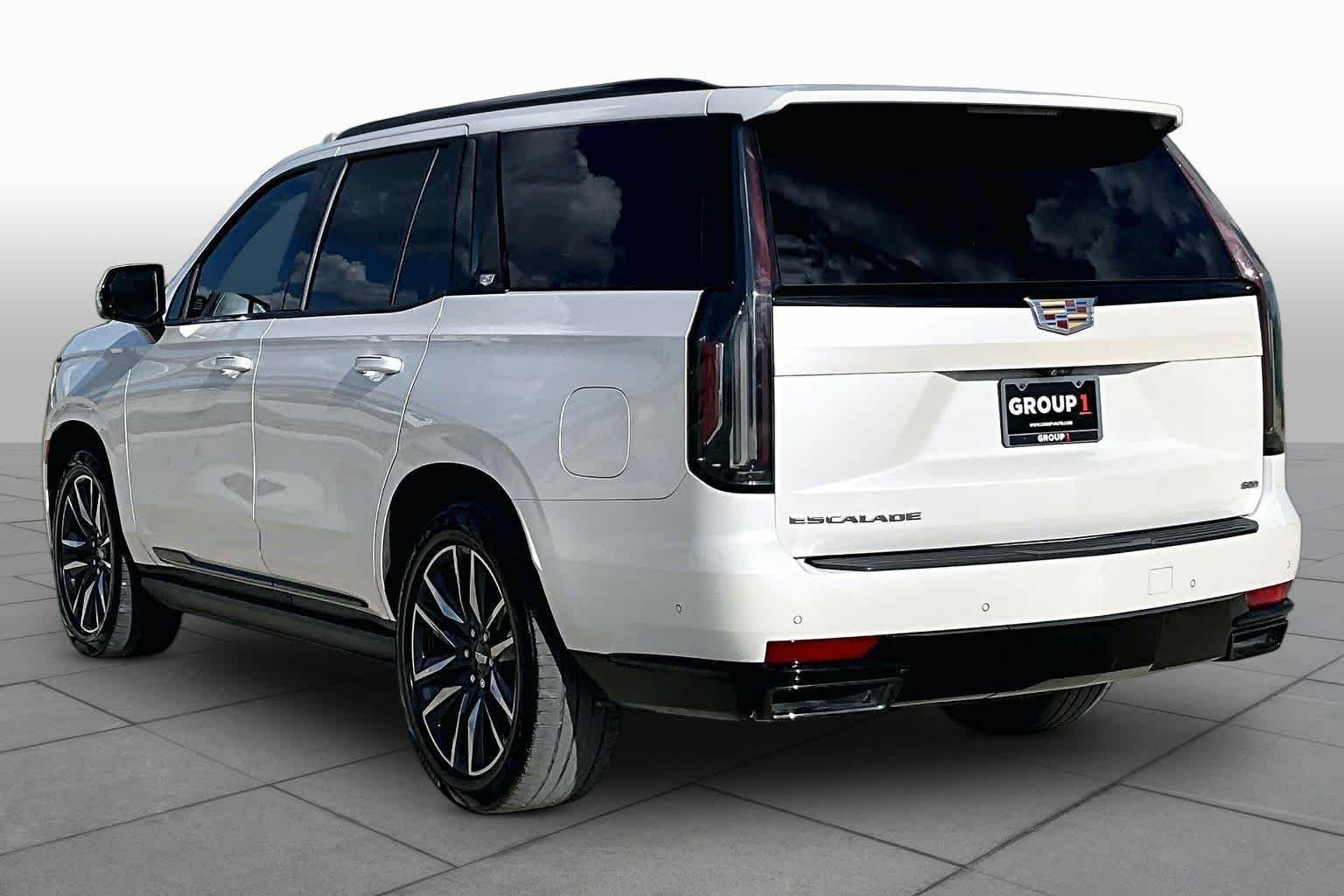 Used 2021 Crystal White Tricoat Cadillac Sport image 11