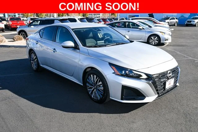 Used 2023 Silver Nissan 2.5 SV image 7