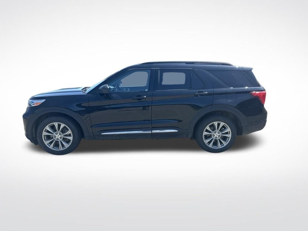 Used 2023 Black Metallic Ford XLT image 2
