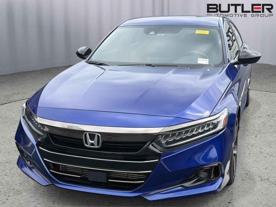 Used 2021 Still Night Pearl Honda Sport image 4