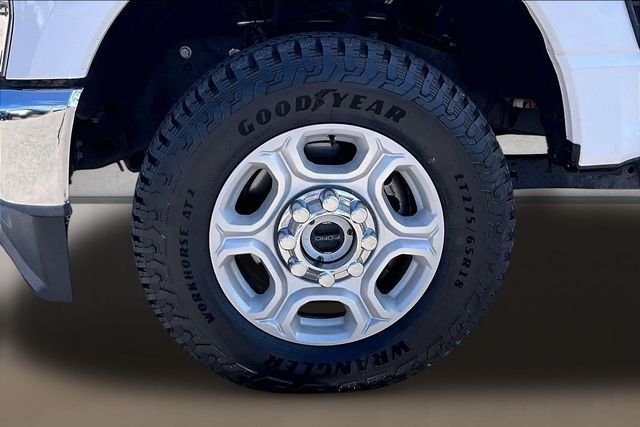 Used 2025 Oxford White Ford XLT image 6