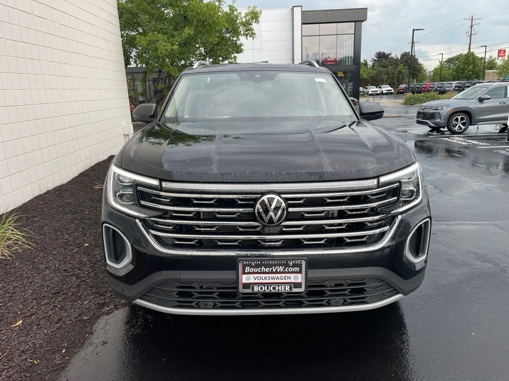 New 2026 Deep Black Pearl Volkswagen SEL image 5