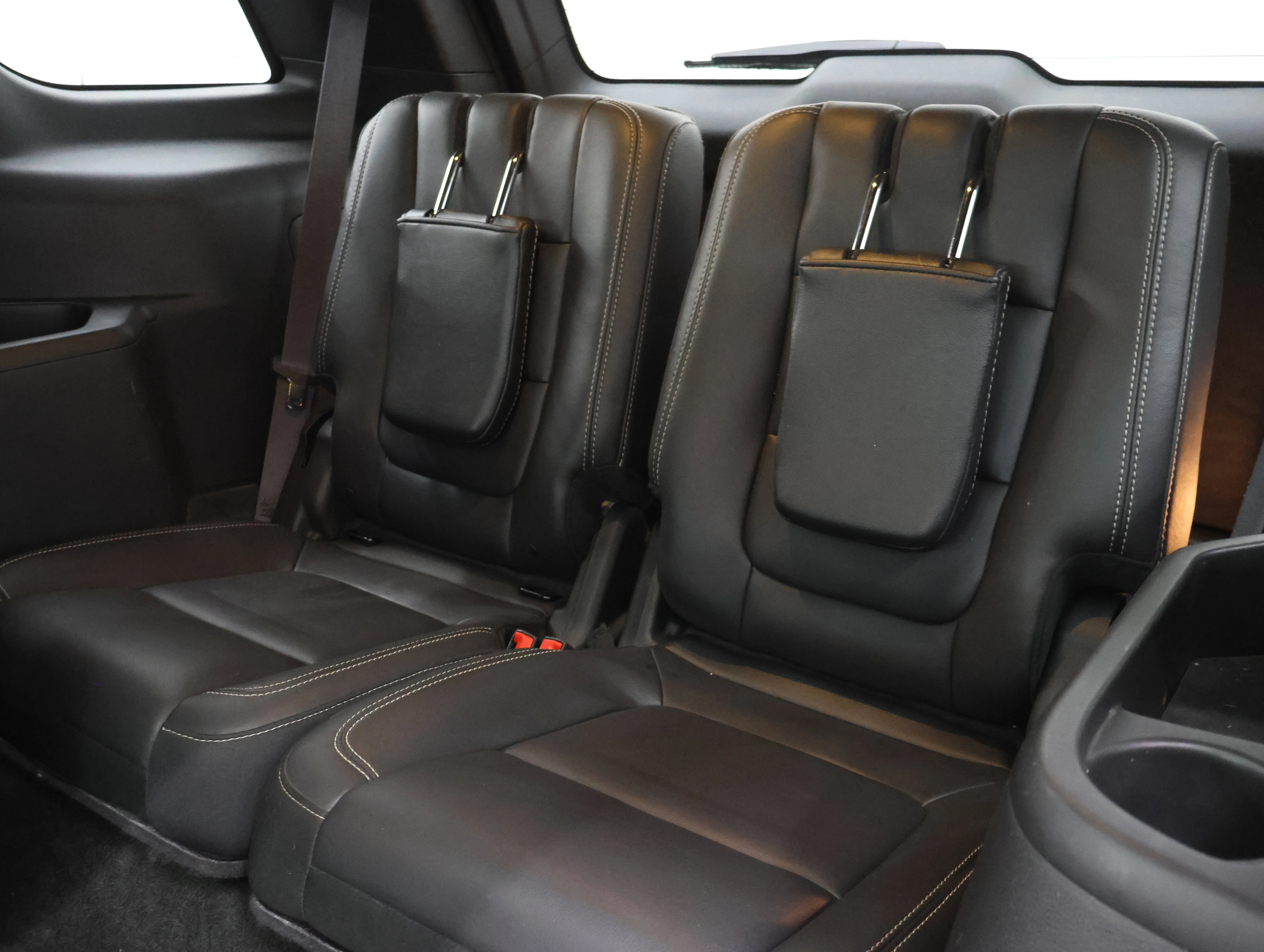 Used 2015 Magnetic Metallic Ford Sport image 9