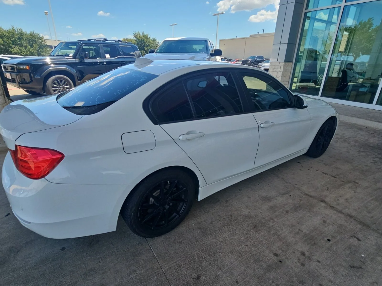 Used 2015 White BMW 328i image 16