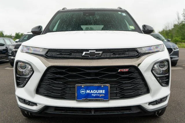 Used 2022 White Chevrolet RS image 3