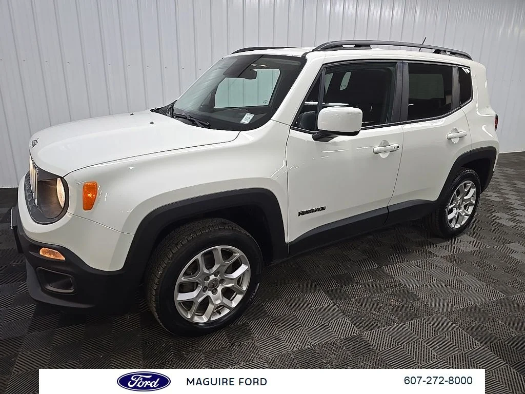 Used 2017 White Jeep Latitude image 7