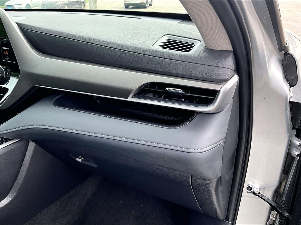 Used 2025 Silver Toyota XLE image 13