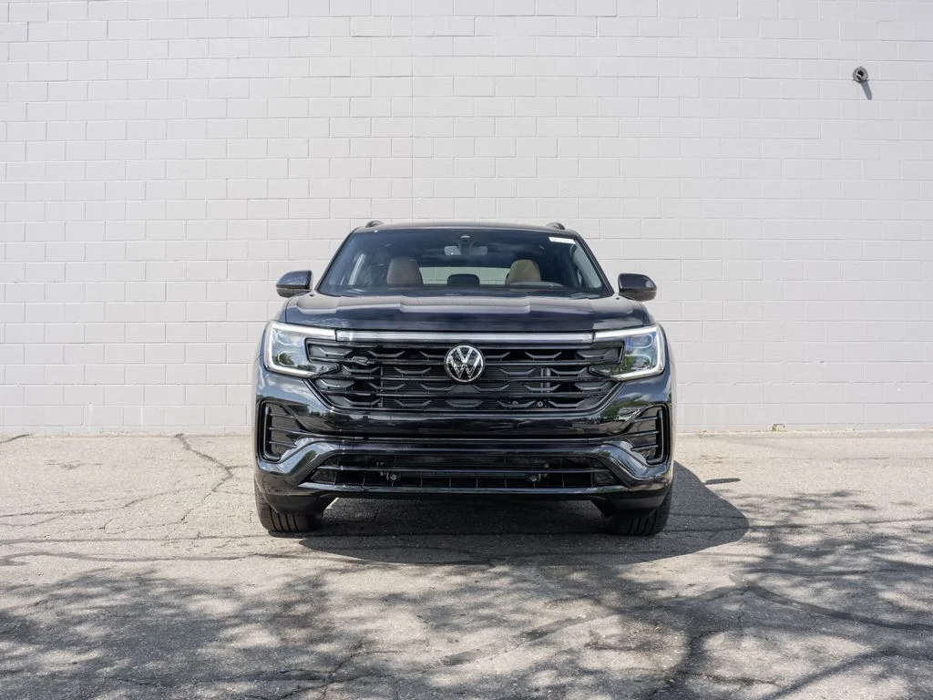 New 2026 Deep Black Pearl Volkswagen 2.0T SEL R-Line Black image 2