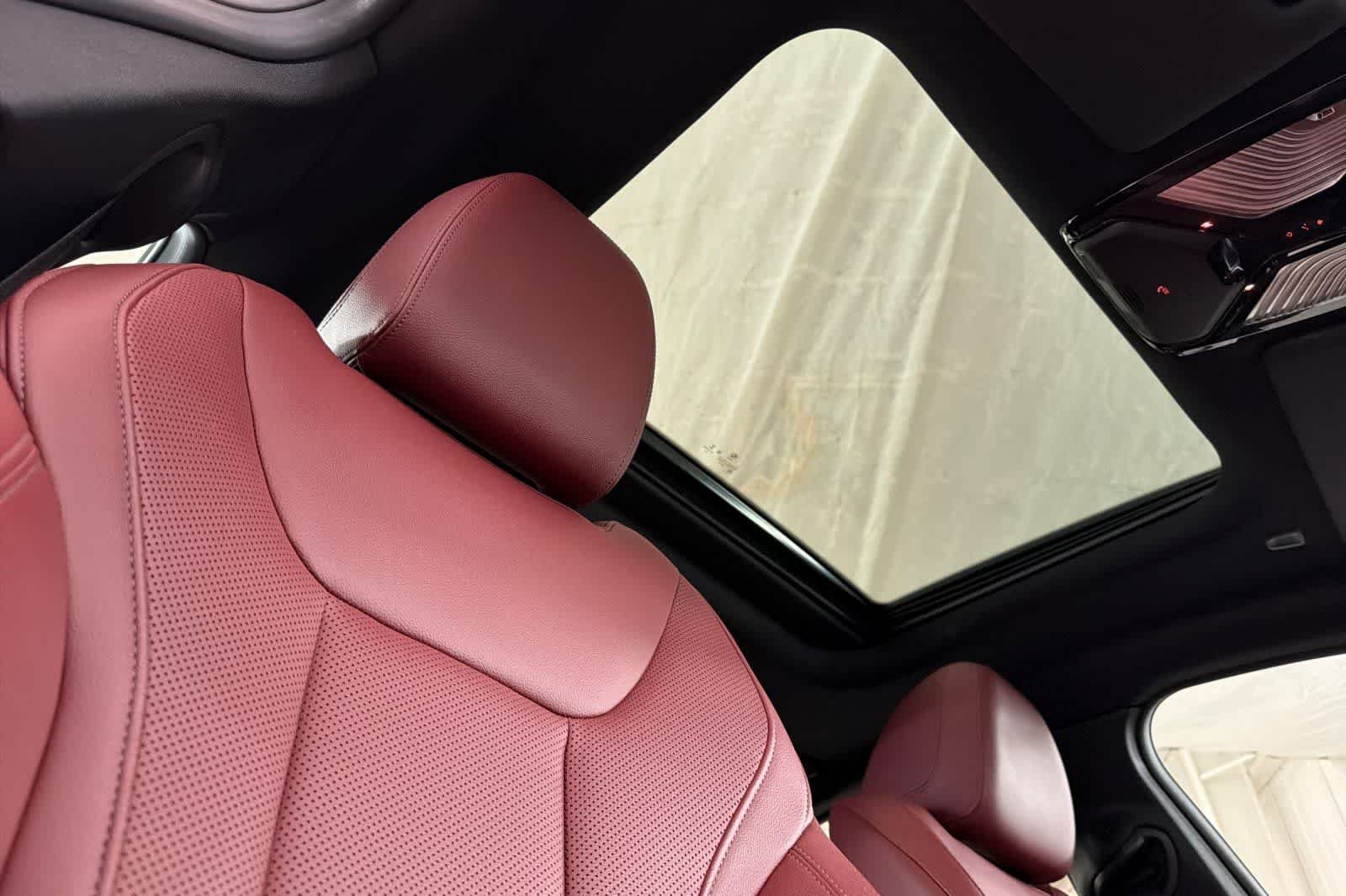Used 2022 Aventurin Red Metallic BMW M440i xDrive image 16