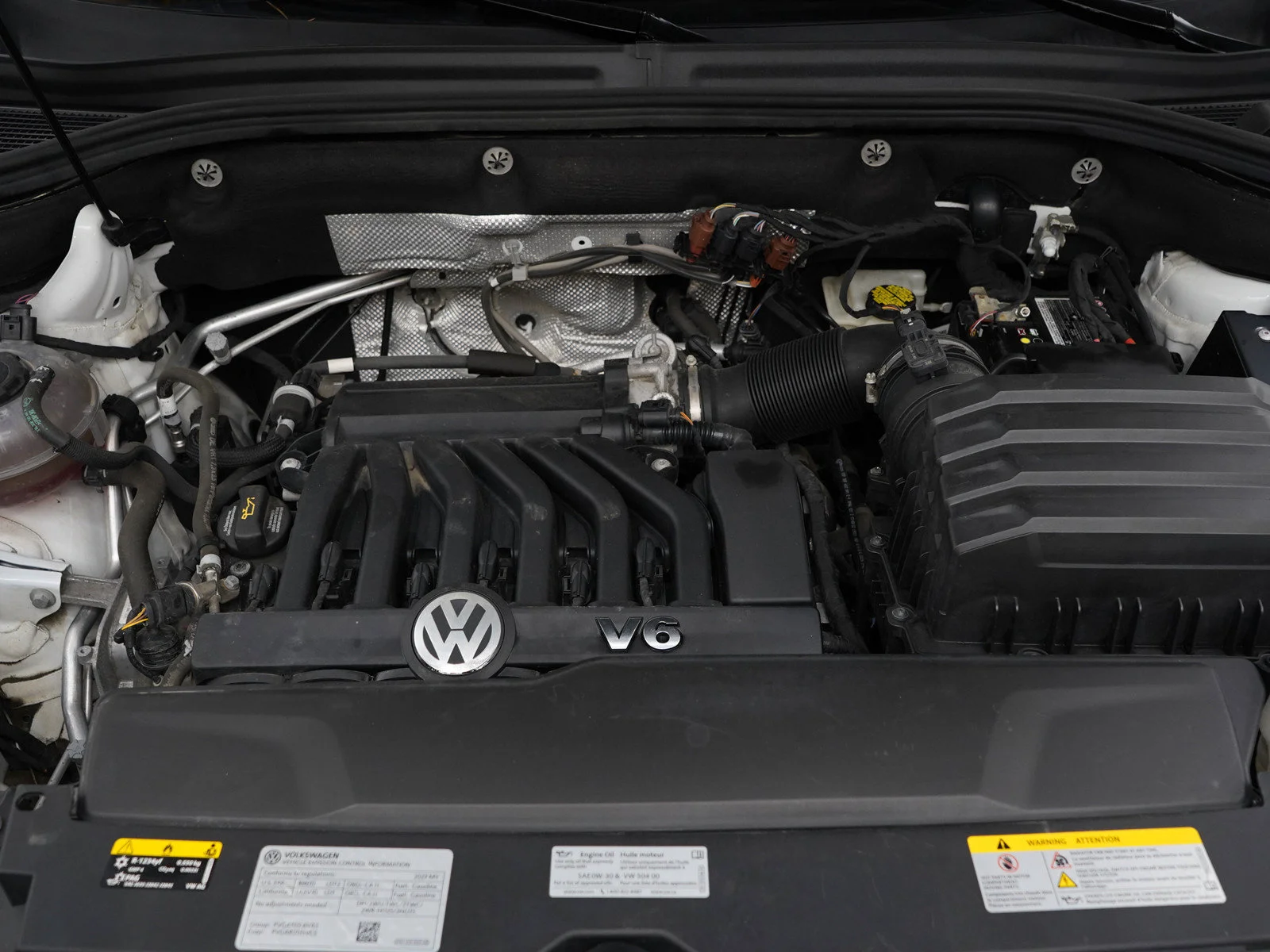 Used 2023 White Volkswagen 3.6L V6 SEL Premium R-Line image 31