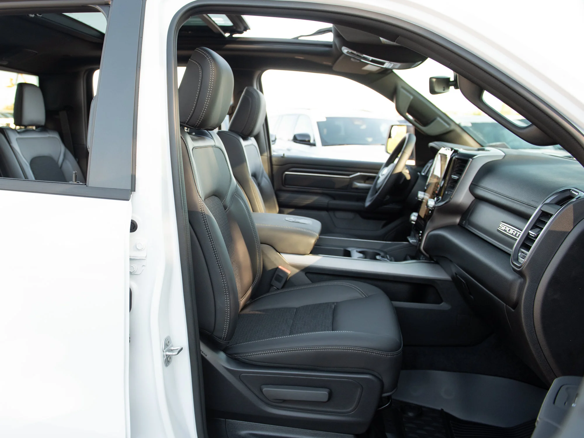 New 2026 White RAM Sport* Crew Cab 4x4, 5.7L HEMI V8, Panoramic Sunroof, 3.92 Rear Axle image 24