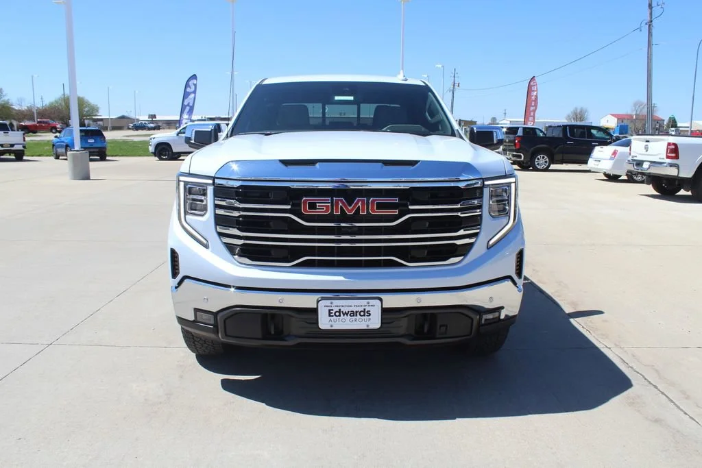 New 2026 Glacier White Tricoat GMC SLT image 8