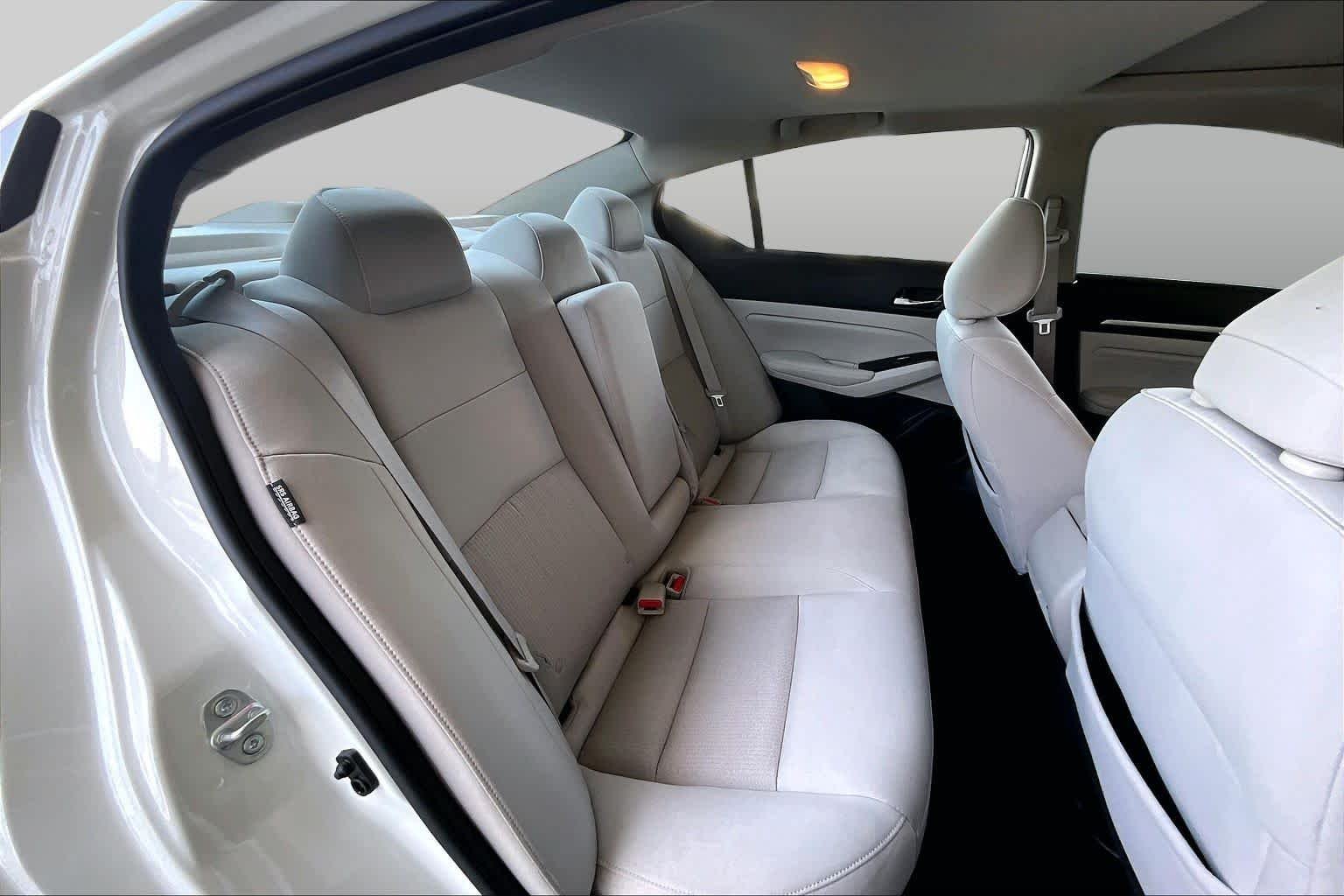 Used 2021 Pearl White Tricoat Nissan 2.5 SV image 20