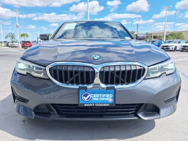 Used 2022 Gray BMW 330i xDrive image 3
