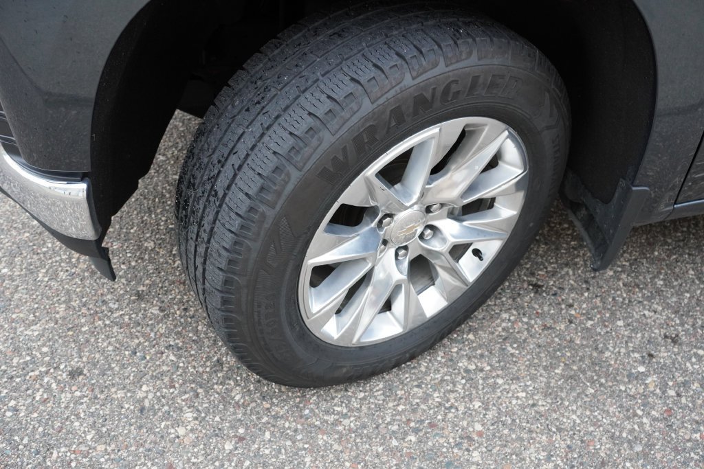 Used 2019 SHADOW GRAY METALLIC Chevrolet LTZ image 14